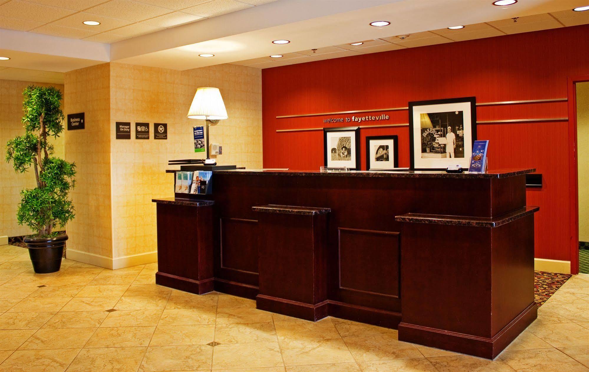 Hampton Inn Fayetteville Extérieur photo
